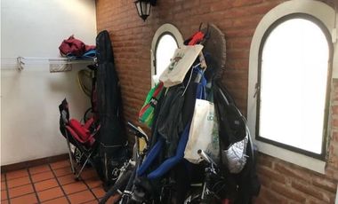 Chalet Reciclado con 5 dormitorios barrio Los Acantilados