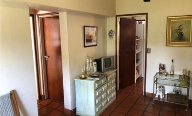 Chalet Reciclado con 5 dormitorios barrio Los Acantilados