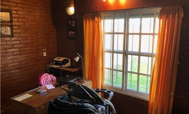 Chalet Reciclado con 5 dormitorios barrio Los Acantilados