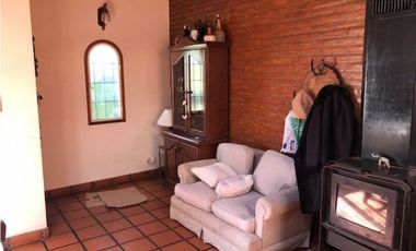 Chalet Reciclado con 5 dormitorios barrio Los Acantilados