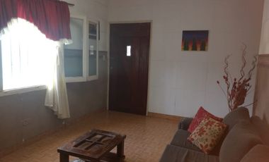Casa Fondo en venta en Moron Sur