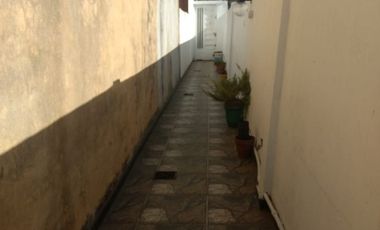 Casa Fondo en venta en Moron Sur