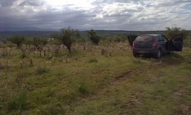 SE VENDE EXCELENTE TERRENO EN POTRERO DE GARAY - 750 METROS