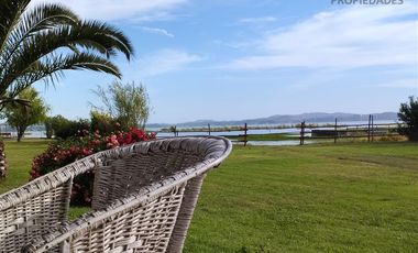 Parcela 3,5 Ha 4 casas a orillas del Lago Rapel