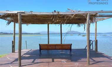 Parcela 3,5 Ha 4 casas a orillas del Lago Rapel