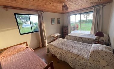 Parcela 3,5 Ha 4 casas a orillas del Lago Rapel