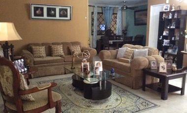 Se vende hermosa casa en Nuevo Reparto de Panamá $235,000 AM