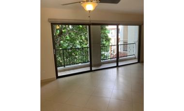SE VENDE APARTAMENTO 3 REC CON L/B EN EMBASSY CLUB COURTYARD
