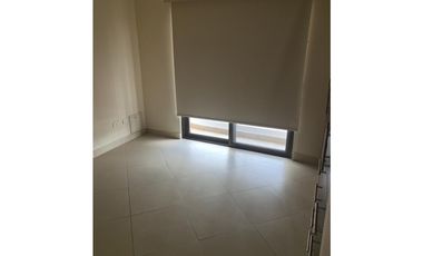 SE VENDE APARTAMENTO 3 REC CON L/B EN EMBASSY CLUB COURTYARD