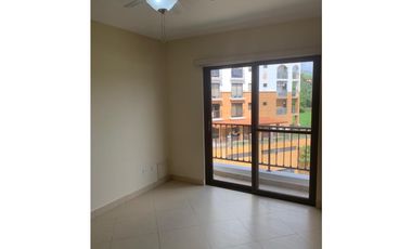 SE VENDE APARTAMENTO 3 REC CON L/B EN EMBASSY CLUB COURTYARD