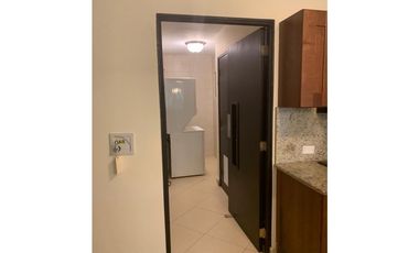 SE VENDE APARTAMENTO 3 REC CON L/B EN EMBASSY CLUB COURTYARD