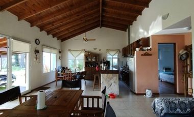 Casa 3 Ambientes con Mirador - Barrio Costa del Sol