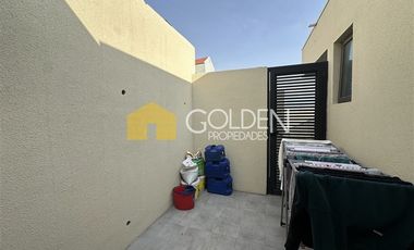 Casa en arriendo de 3 dormitorios Lo Barnechea Huinganal