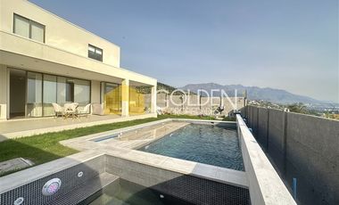 Casa en arriendo de 3 dormitorios Lo Barnechea Huinganal