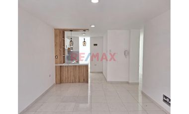 Se Vende Hermoso Departamento En San Juan De Lurigancho, Urb La Huayrona.