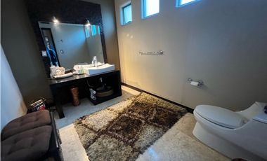 Casa Venta Premium en Zona Plateada con Jardín y Oficina de 2 Niveles