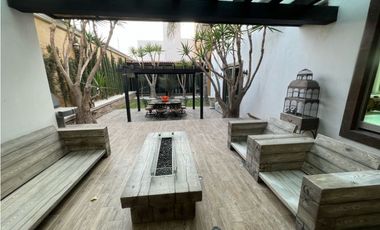 Casa Venta Premium en Zona Plateada con Jardín y Oficina de 2 Niveles