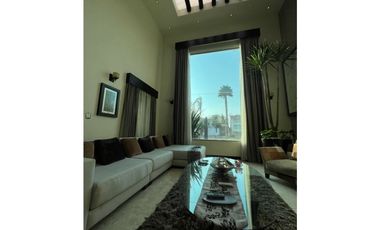 Casa Venta Premium en Zona Plateada con Jardín y Oficina de 2 Niveles