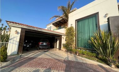Casa Venta Premium en Zona Plateada con Jardín y Oficina de 2 Niveles