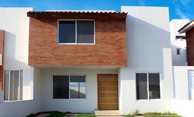 Venta de casa PREMIUM con baño en cada recamara ( Completamente equipada)