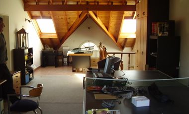 LA LUCILA RESIDENCIAL  CON RENTA ASEGURADA chalet 280 cub 5 amb play pque piscina