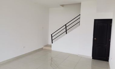 Alquiler de local comercial en el C.C. OASIS, 42 m2, ave Narcisa de Jesús