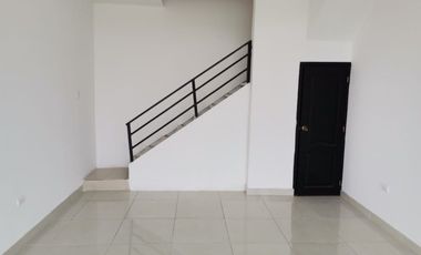 Alquiler de local comercial en el C.C. OASIS, 42 m2, ave Narcisa de Jesús