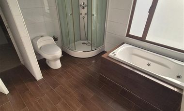 Casa en arriendo de 4 dorm. en Los Angeles