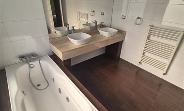 Casa en arriendo de 4 dorm. en Los Angeles
