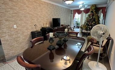 casa en venta en quinta oriental. Cod V5031