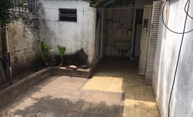 HAEDO SUR - P.H 3 AMBIENTES POR PASILLO  A REFACCIONAR CON PATIO ALQUILADO