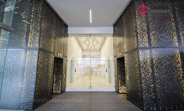 Oficina de Lujo en Venta zona andares piso completo