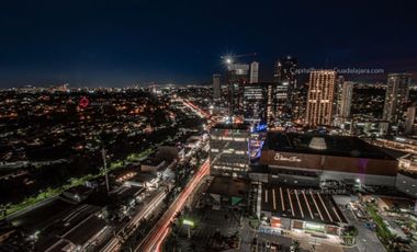 Oficina de Lujo en Venta zona andares piso completo