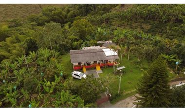 PEQUEÑA FINCA EN FILANDIA