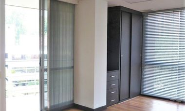 PR12704 SE VENDE OFICINA EN SECTOR LA FLORIDA - EL POBLADO