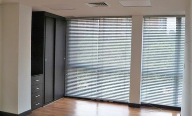 PR12704 SE VENDE OFICINA EN SECTOR LA FLORIDA - EL POBLADO