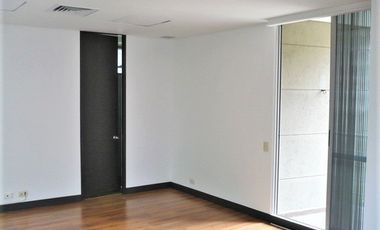 PR12704 SE VENDE OFICINA EN SECTOR LA FLORIDA - EL POBLADO