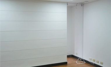 PR12704 SE VENDE OFICINA EN SECTOR LA FLORIDA - EL POBLADO