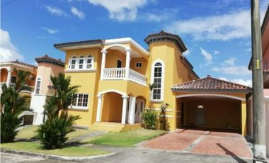 Se vende casa en Rainforest Village PH Las Huacas