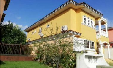 Se vende casa en Rainforest Village PH Las Huacas