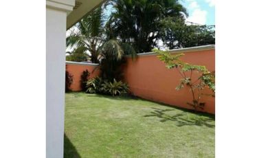 Se vende casa en Rainforest Village PH Las Huacas