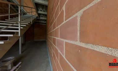 local en arriendo en la america. Cod A6044