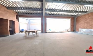 local en arriendo en la america. Cod A6044