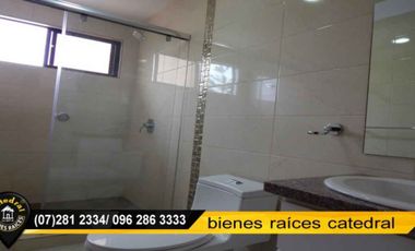 Casa de venta en Ordoñez Lasso, Cerca del Hotel Oro Verde – código:17090