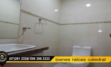 Casa de venta en Ordoñez Lasso, Cerca del Hotel Oro Verde – código:17090