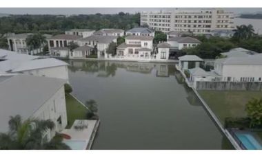 Vendo casa en zona exclusiva de Samborondon