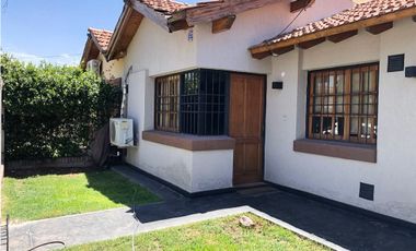 VENDE CASA EN BARRIO VILLAGE LAS HERAS