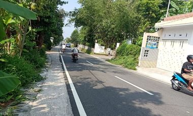 Prospek Investasi Tepat Sasaran Dijual 2 Ruko Mangku Jalan di Jl Bakungan Wedomartani Sleman , Timur Jakal