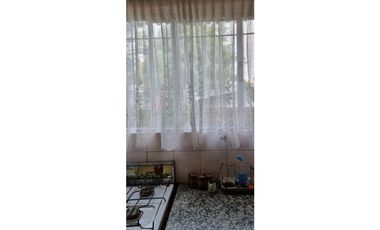 Chalet cuatro ambientes con dependencia de servicio