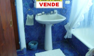 MANSIÓN A RECICLAR EN VENTA GOLFERS COUNTRY CLUB PILAR REF. 1357 PICCARDO.